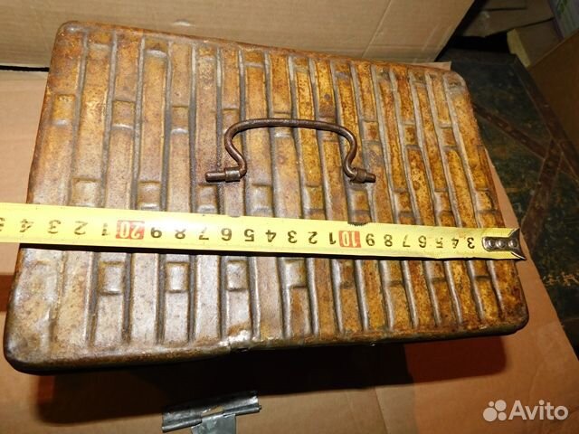 Антикварная, жестяная коробка ф-ка И.Л. Динг ри