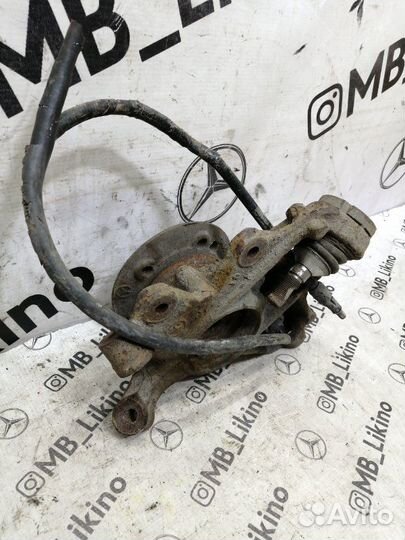 Кулак задний левый Mercdes Ml W164