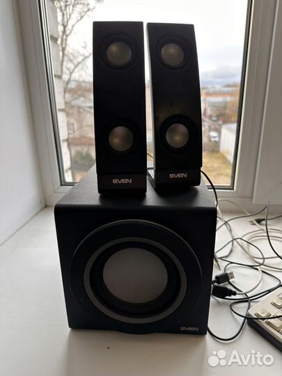Сабвуфер и колонки sven