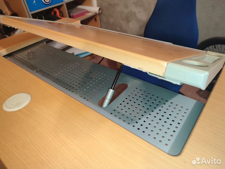 Письменный стол-растущая парта + стул Comfort-pro