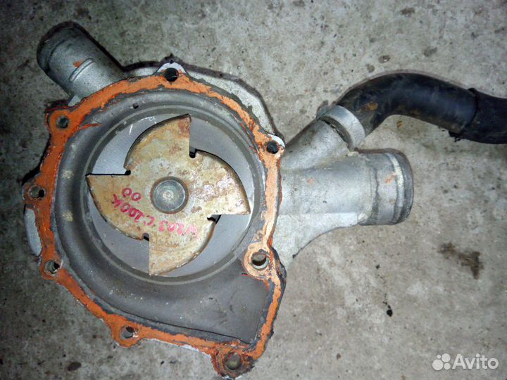 Помпа для Мерседес W203 M111 2.0 Compressor