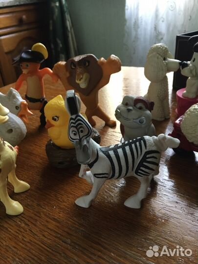 Герои из различных мультфильмов