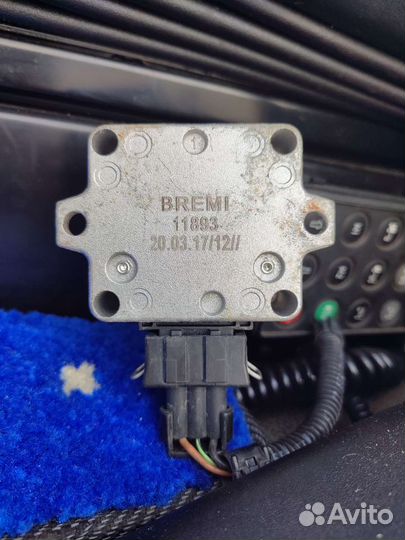 Датчик давления хладогента VW T4