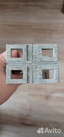 Новая подставка для зубных щеток