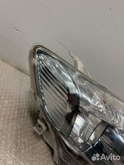 Фара правая Toyota Corolla Fielder 12526 NZE141 NZ