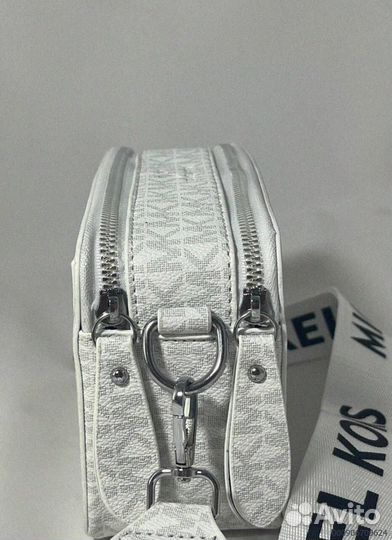 Стильная и удобная сумка Michael Kors через плечо