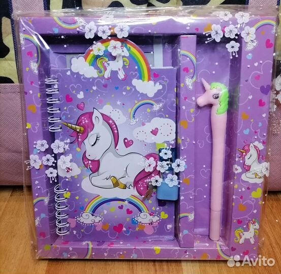 Блокнот с ручкой 