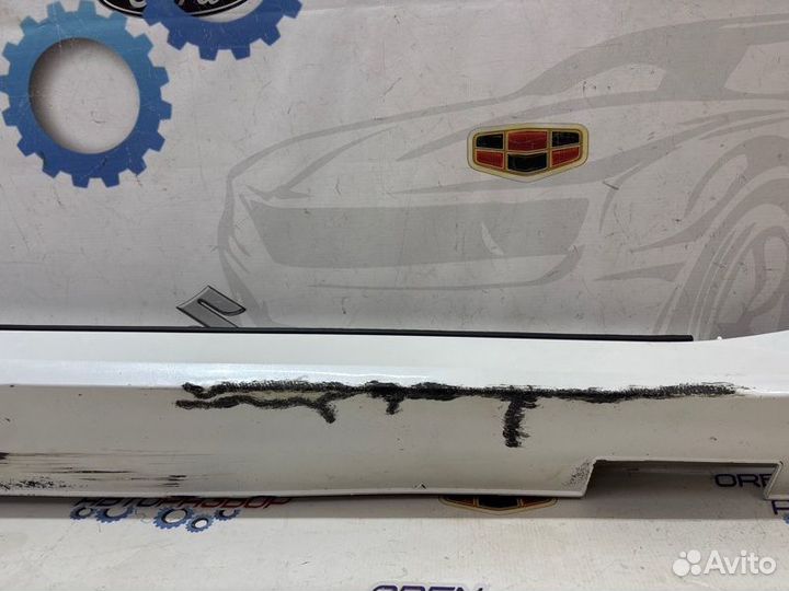 Накладка на порог наружная правая Kia K5