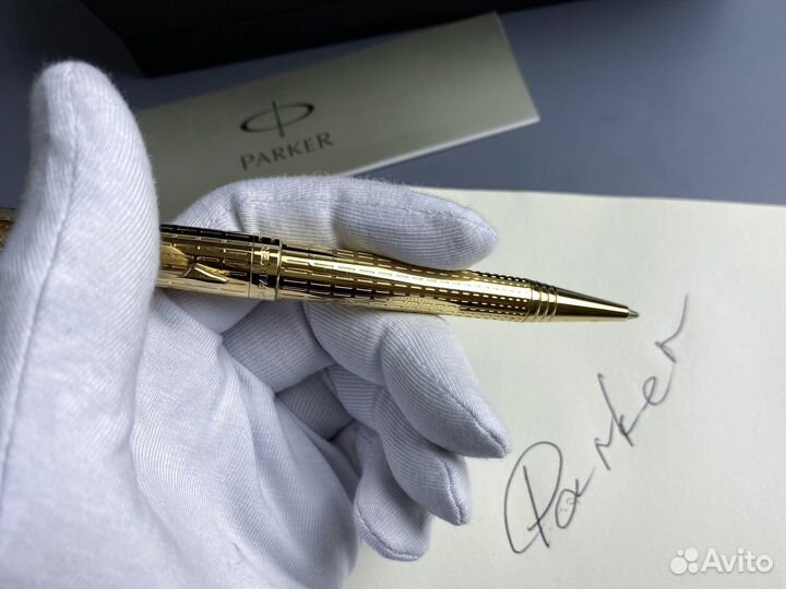 Шариковая ручка Parker Premier Deluxe Chiselling