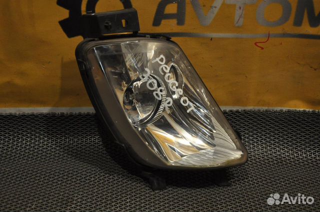 Туманка правая Peugeot 308 4A