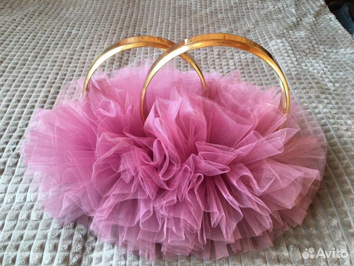 Свадебные кольца на машину