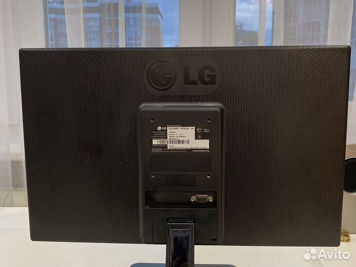 LED монитор LG 19EN33SA