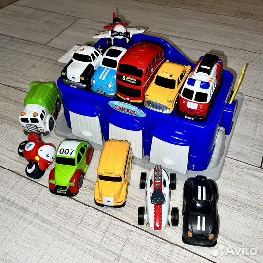 Модели машинок и гараж Imaginarium