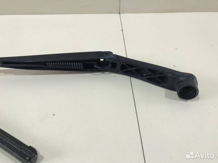 Поводок стеклоочистителя передний левый Hyundai So