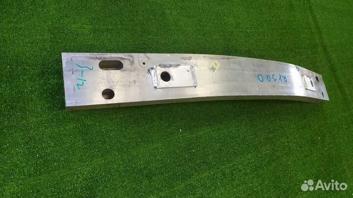 Усилитель бампера передний Lexus Rx300