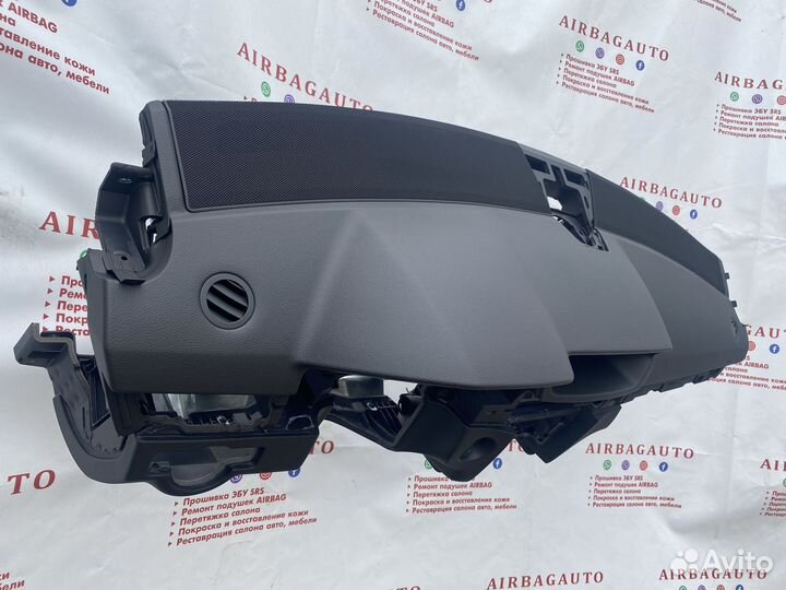 Торпедо Mercedes E212 Мерседес 212 панель приборов