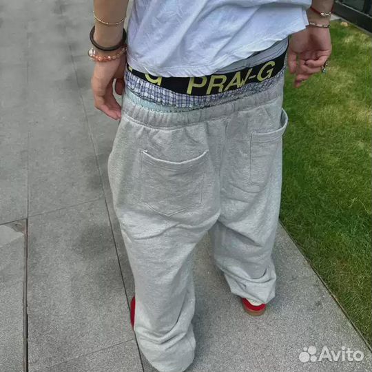 Широкие штаны с трусами как у реперов