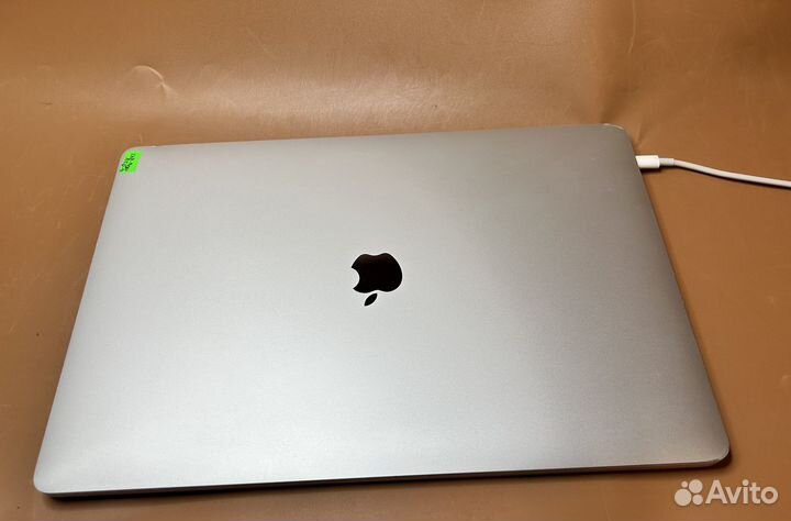 Apple macbook pro 16 2019 i9 2,4GHz-TOP CPU