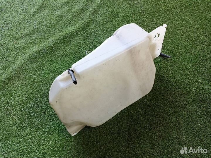 Бачок омывателя Nissan Qashqai J10