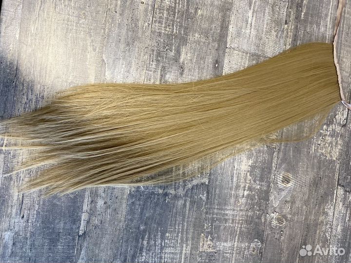 Хвост на заколке