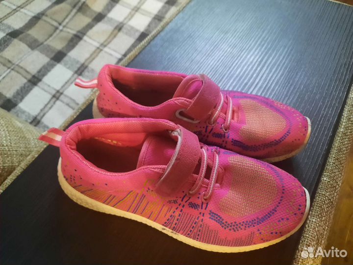 Кроссовки для девочки