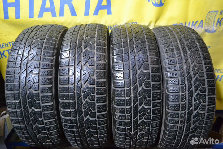 Kumho I'Zen RV Asymmetric 235/65 R17