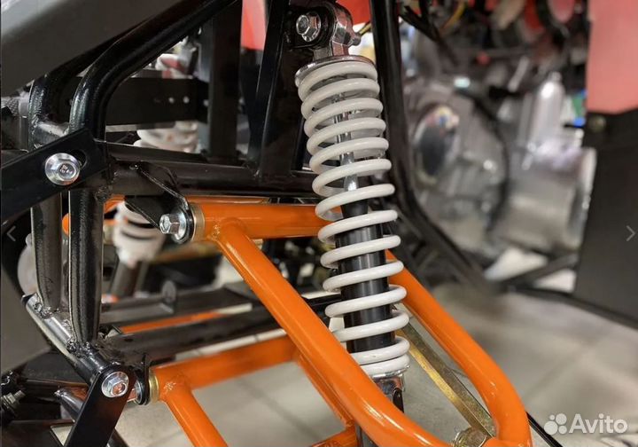 Квадроцикл Avantis NEO 8 золотой