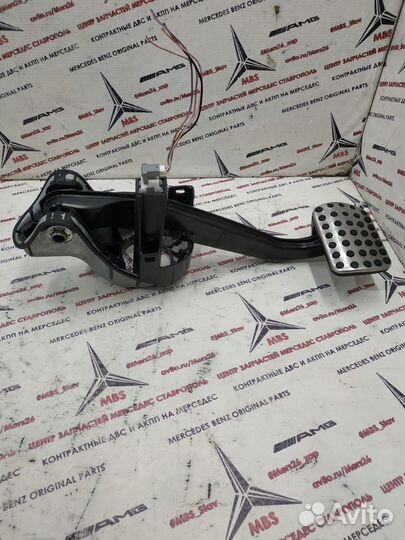 Педаль тормоза w204 Mercedes прав руль