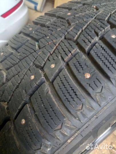 Зимняя резина 215 60 r16 на литых дисках