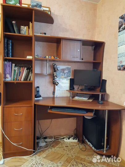 Компьютерный стол