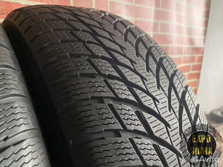 Nokian Tyres WR Snowproof 215/55 R17 98V