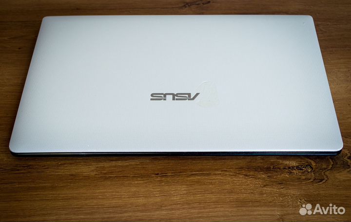 Ноутбук asus