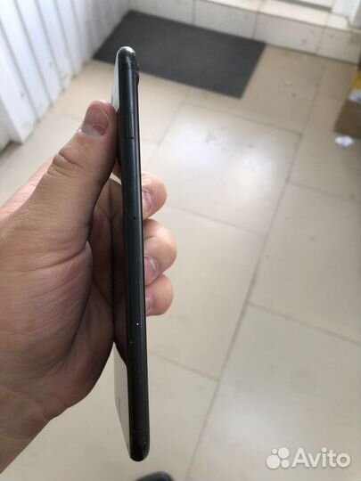 Телефон iPhone 7 plus