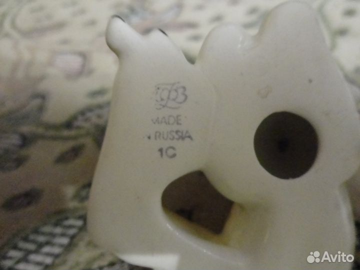 Фарфоровая статуэтка 