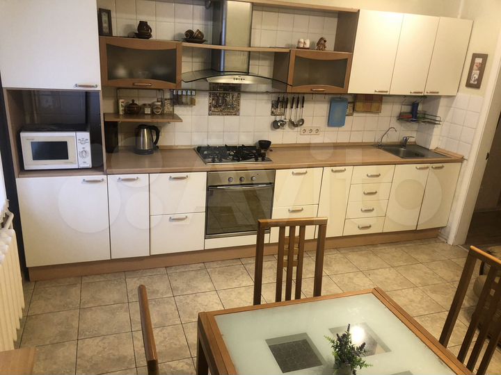 2-к. квартира, 72 м², 5/5 эт.