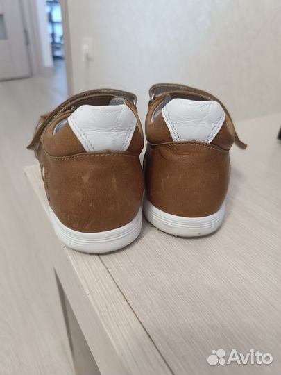 Сандалии Totta