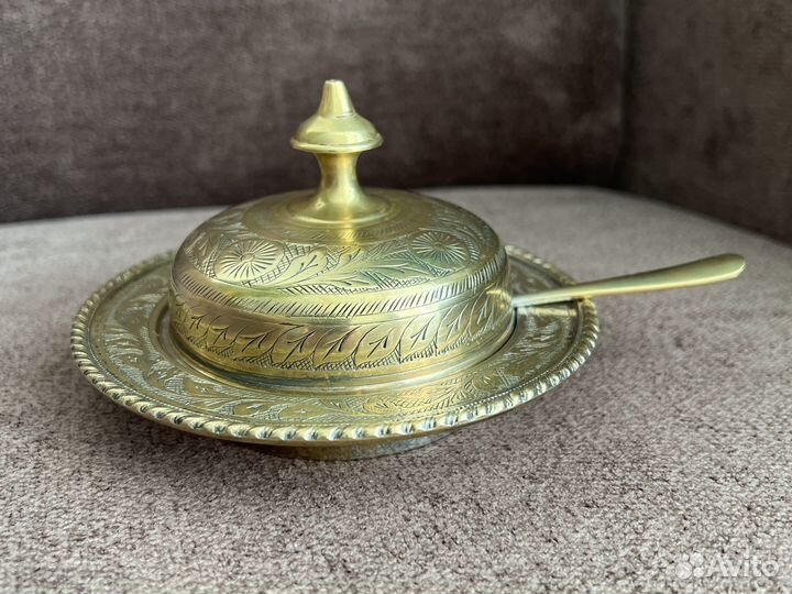 Масленка. Икорница. Ручная гравировка. Индия