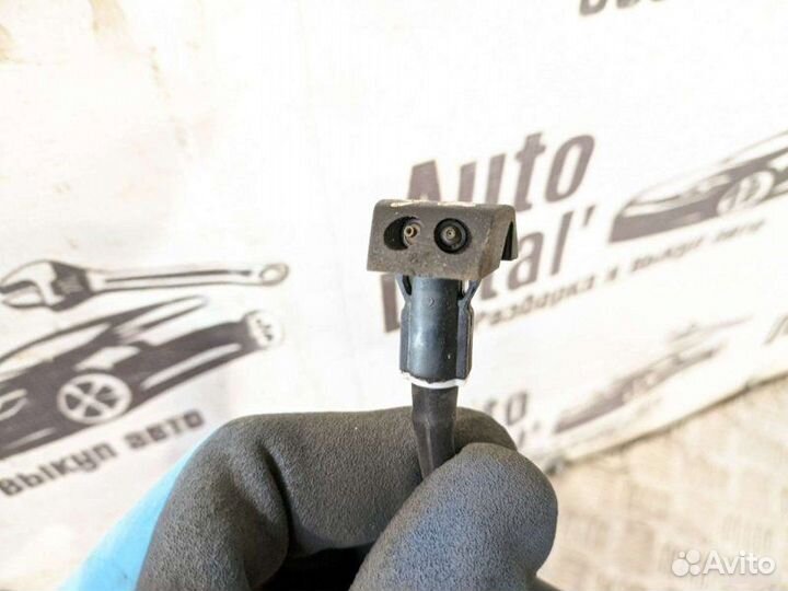 Форсунки омывателя лобового стекла Nissan Almera