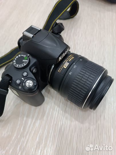 Nikon d3000 с объективом af-s nikkor 18-55 mm