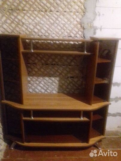 Полка под телевизор