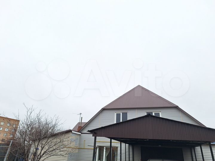 Дом 185 м² на участке 8,5 сот.