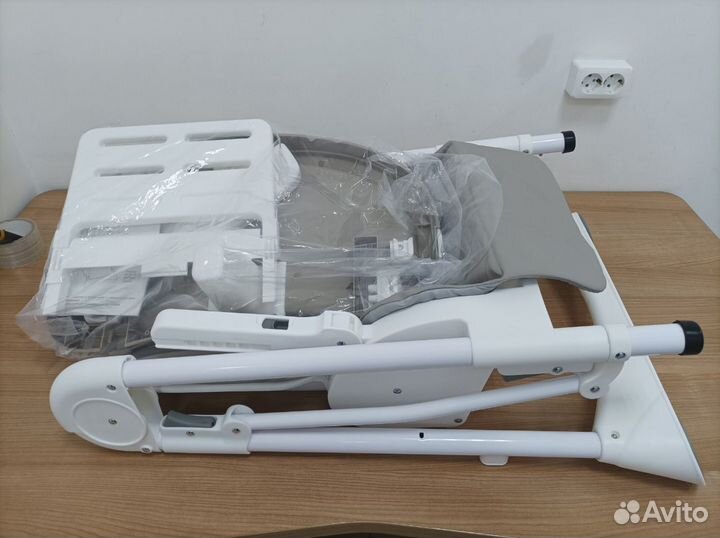 Стульчик для кормления, новый (не комплект)