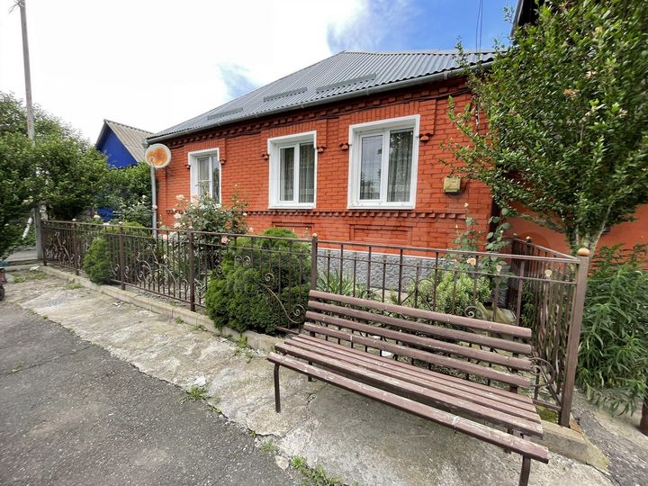 Дом 280 м² на участке 14 сот.