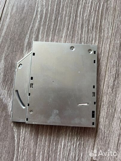 Дисковод UJ8E1
