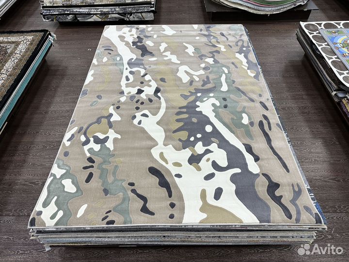 Ковер новый 2х3, современный