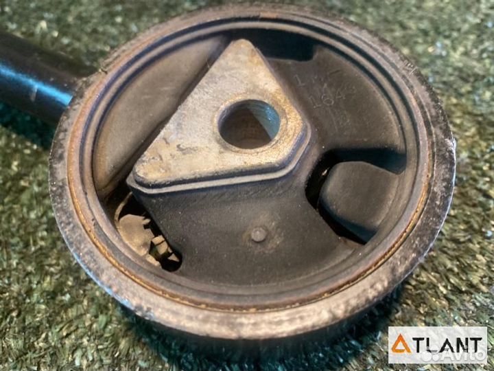 Подушка двигателя задний mitsubishi colt