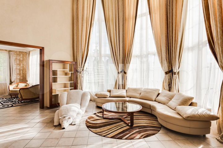 Дом 370,2 м² на участке 30 сот.