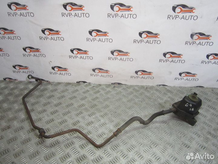 Бачок омывателя лобового стекла Volkswagen Golf 4