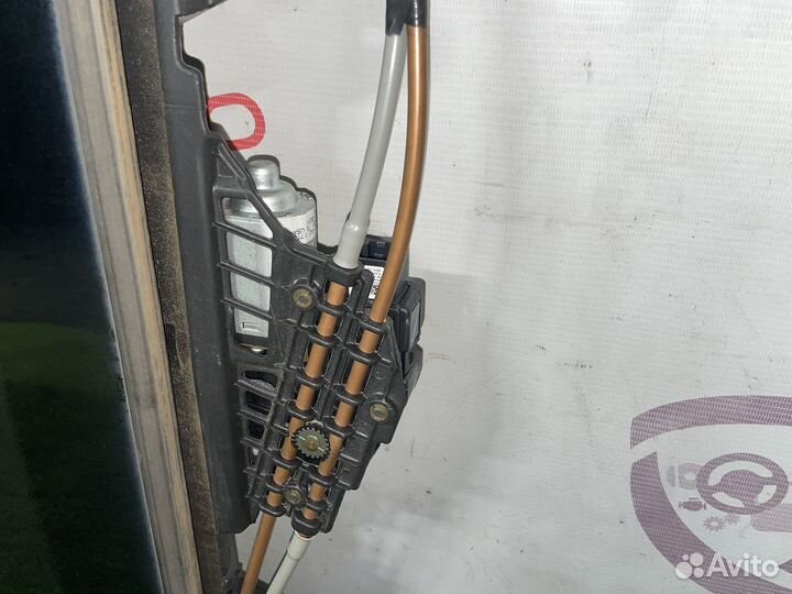 Люк Ford Explorer 4 U251 2010г