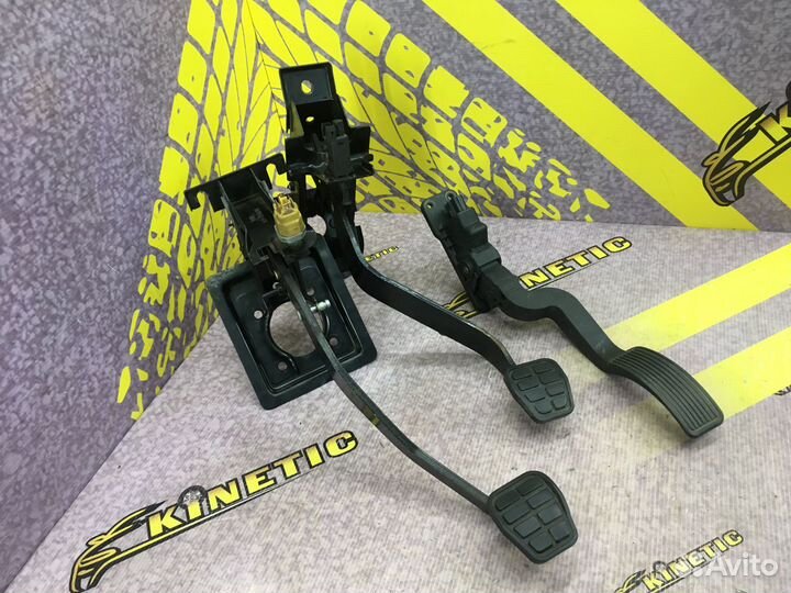 Педаль Чери Фора Вортекс Эстина